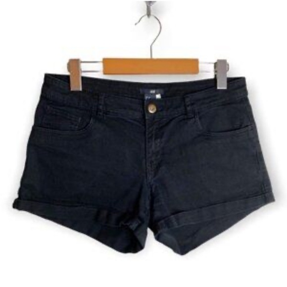 H&M black mini shorts 5 pocket zip fly cotton blend washed denim women’s size 4 - Picture 1 of 7